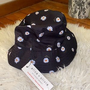 Brand new daisy bucket hat